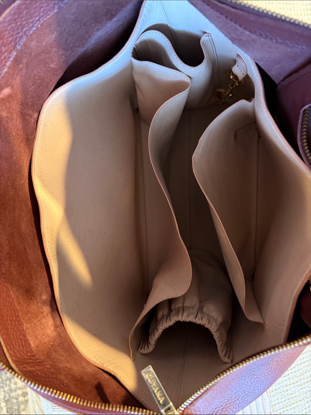 Cuyana Zippered Leather Tote with Monogram - Picture 3 of 10